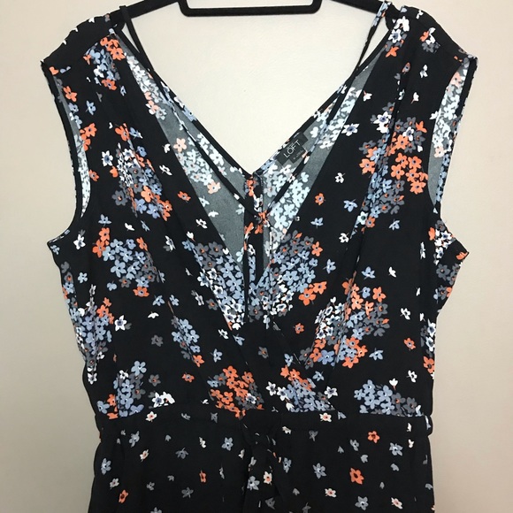 •NWOT• Ann Taylor LOFT Bouquet Toss Jumpsuit M - Picture 2 of 8